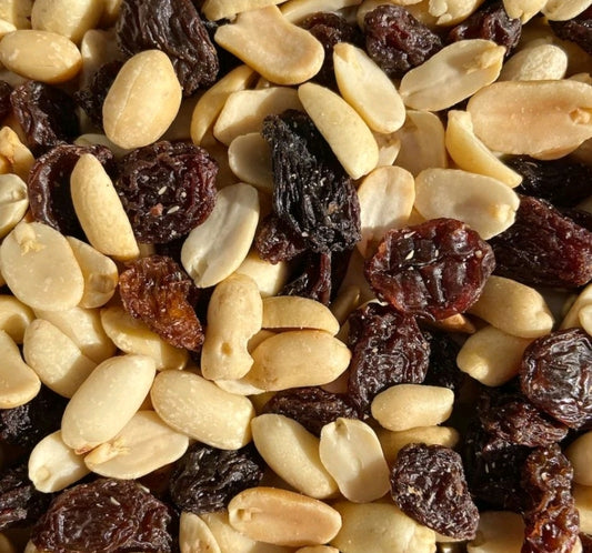 Peanuts and Raisons Mix